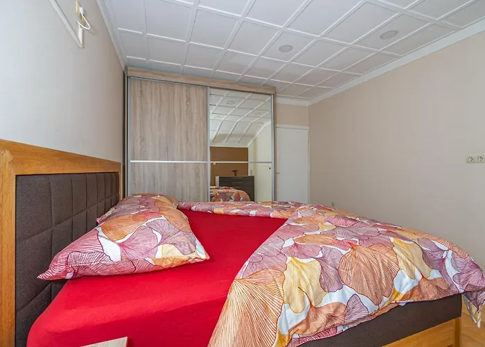 Jarmila Apartment *