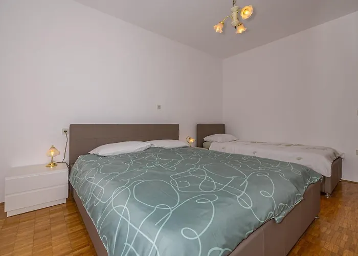 Jarmila Apartment *